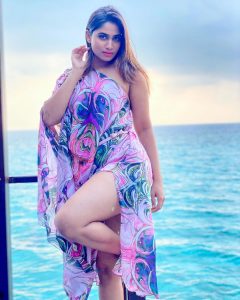 ஷிவானி நாராயணன் shivani narayanan hot shivani narayanan instagram