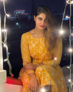 ஷிவானி நாராயணன் shivani narayanan hot shivani narayanan instagram