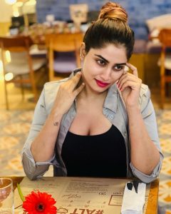 ஷிவானி நாராயணன் shivani narayanan hot shivani narayanan instagram