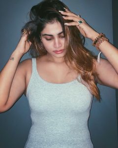 ஷிவானி நாராயணன் shivani narayanan hot shivani narayanan instagram