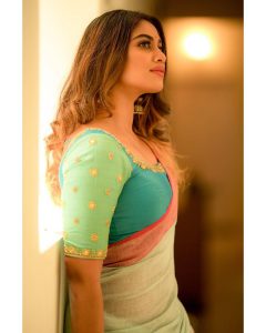 ஷிவானி நாராயணன் shivani narayanan hot shivani narayanan instagram